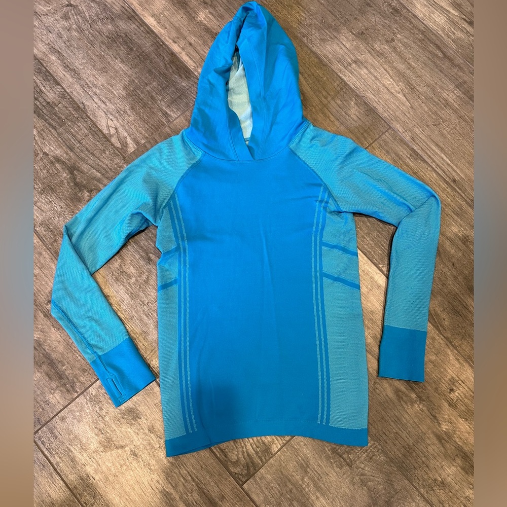 Athleta performance pullover. Teal. Size L.
